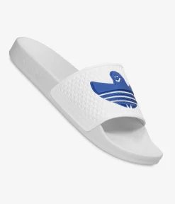 adidas Skateboarding Shmoofoil Sandale (core white team royal blue core)