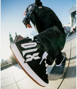 DC x skatedeluxe Court Graffik SE Schuh (black black white)