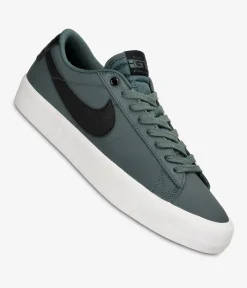 Nike SB Blazer Low Pro GT Schuh (vintage green black)