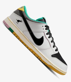 Nike SB x CSEF Dunk Low Pro Schuh (summit white black white iron gr)
